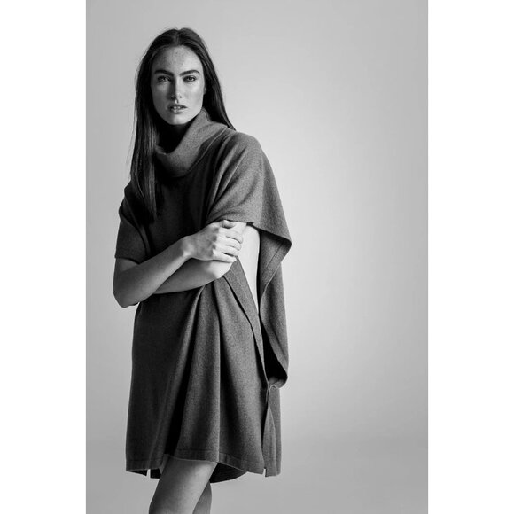 CA Va De Soi Jennifer Lightweight turtle neck poncho Merino Wool M/L - Picture 2 of 8